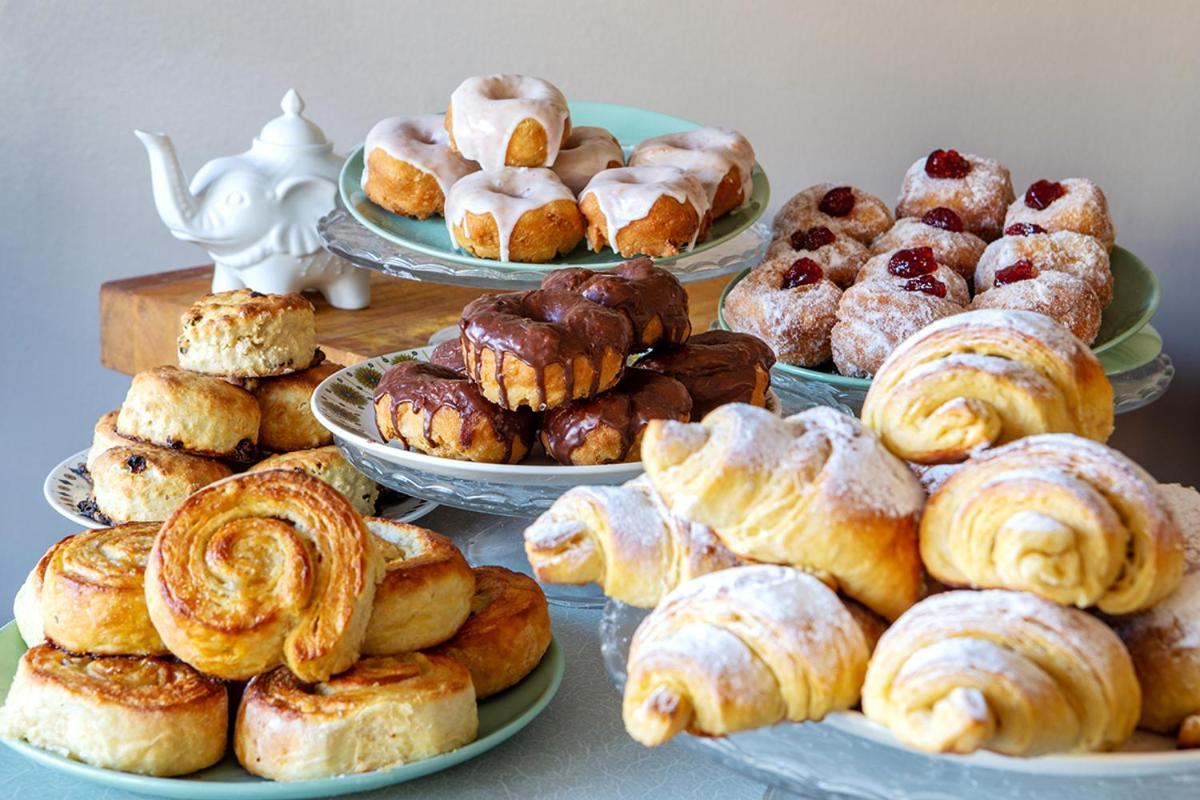 The Bear Bread Bakery B&B, Ensuite Rooms Above The Bakery, Colyton Экстерьер фото